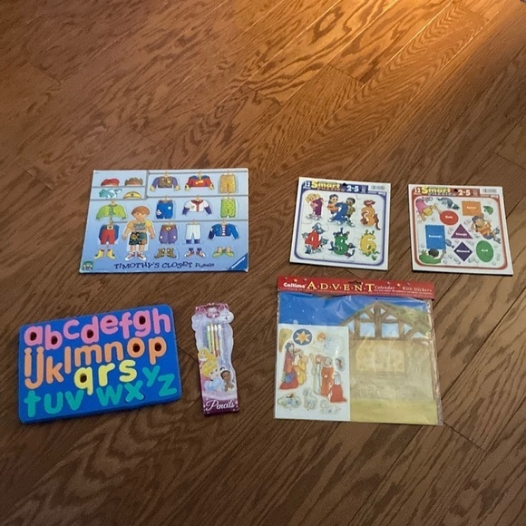 Puzzle lot 3 puzzles alphabet Disney pencils advent calendar - Picture 1 of 7